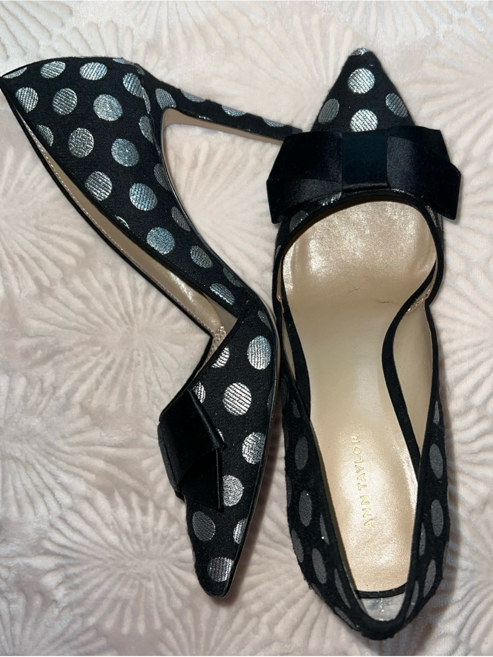 Ann Taylor Black Polka Dot Pointed Toe Pumps with Bow 7.5
